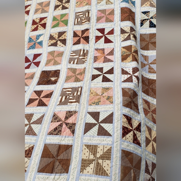 1800s Quilt multiple patterned fabric - Picture 5 of 16